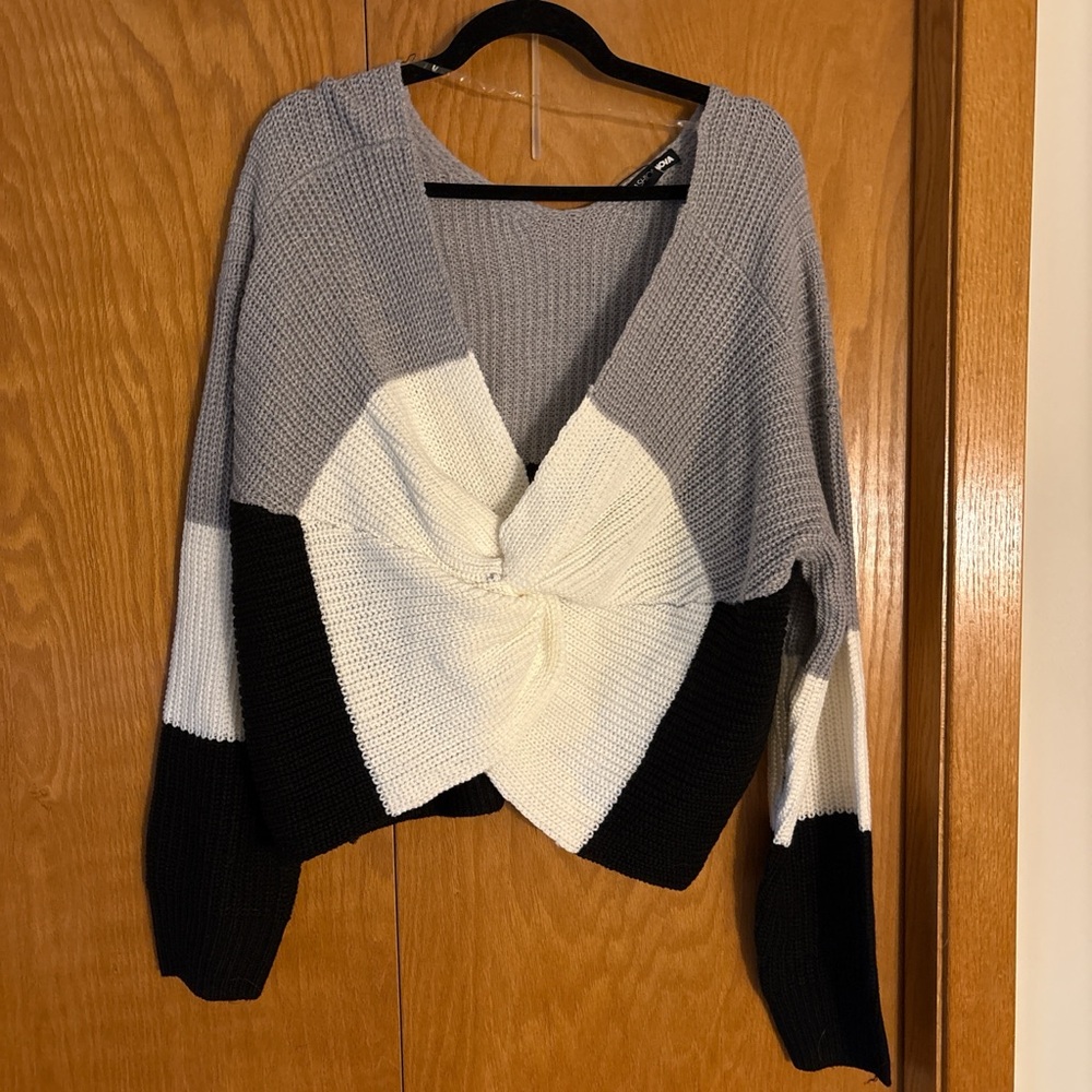 Fashion Nova V-Neck Sweater in Gray, White, and Black